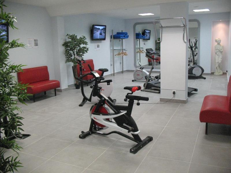 Residence Hoteliere Saint Esteve Ла Сиота Екстериор снимка